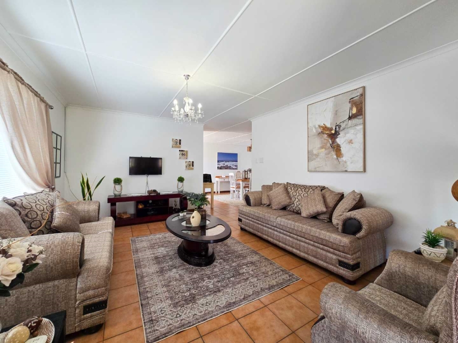 4 Bedroom Property for Sale in Stilbaai Wes Western Cape